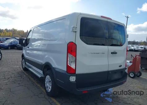 2018 Ford Transit-250 z USA, uszkodzony, nr VIN 1FTYR1YM0JKB26435